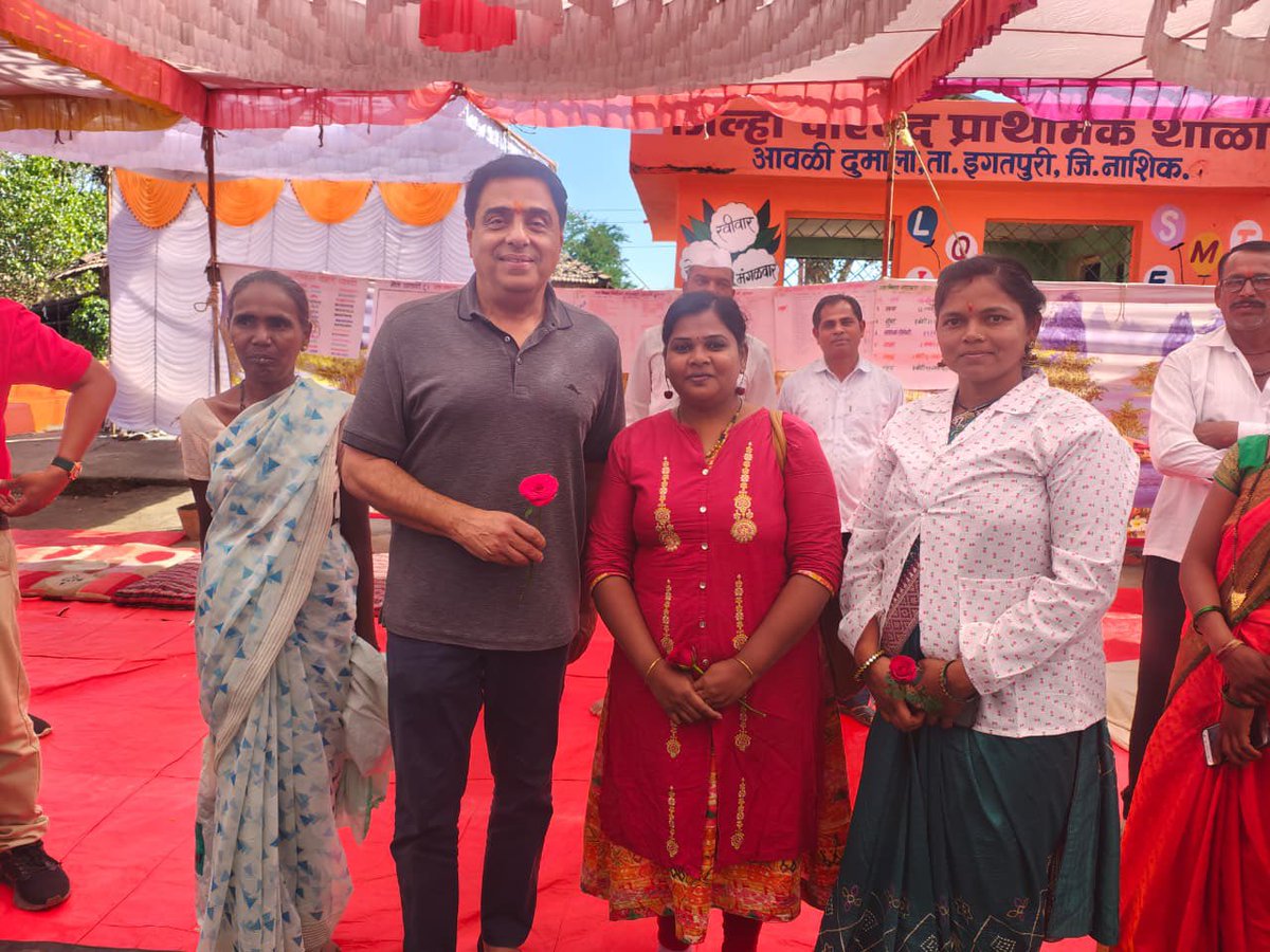 WeAreSwadhin's tweet photo. Meaningful moments from Nashik as our founder, #RonnieScrewvala, engaged with women entrepreneurs leading SHGs. Conversations around their enterprises, challenges, and journeys—most importantly, a space to listen and learn from the inspiring work they’re building on the ground. https://t.co/hKYgviBDpq
