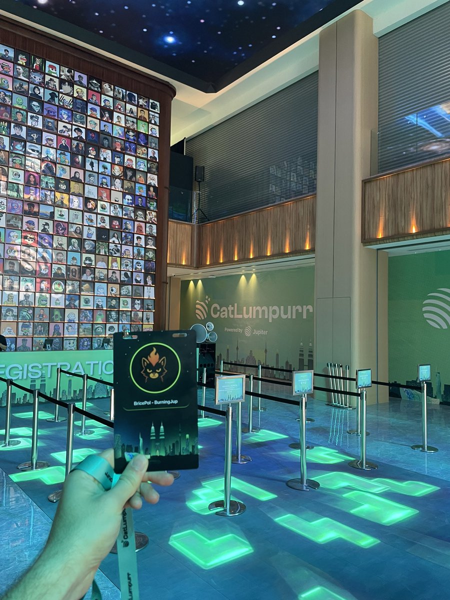 Ok time to drop my CatLumpurr recap and my stats :

Sleep : 1.5/10
Dart skills : 4/10
Vibes : 1000/10

Let’s share some great moments ⬇️⬇️⬇️