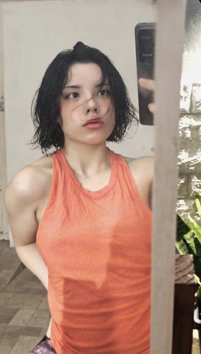 devilonepilot's tweet photo. foto después de gastarle todo el skin care a mi vieja https://t.co/cobdgBvwhv