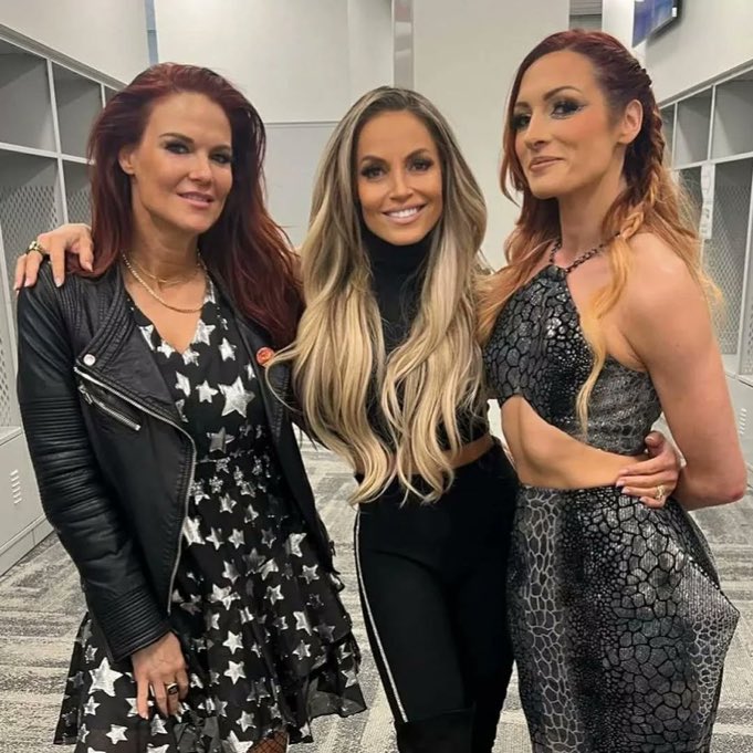 expertplapper's tweet image. Your grandma your aunt and your mom are all single at the same time