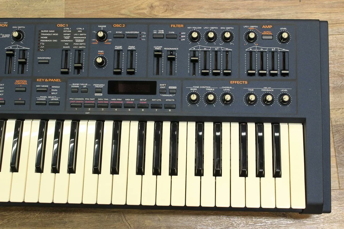 【難アリ良品】Roland JP-8000 アナログモデリングシンセサイザー Roland JP-8000が中古で入荷！ 1997年発売のアナログモデリング