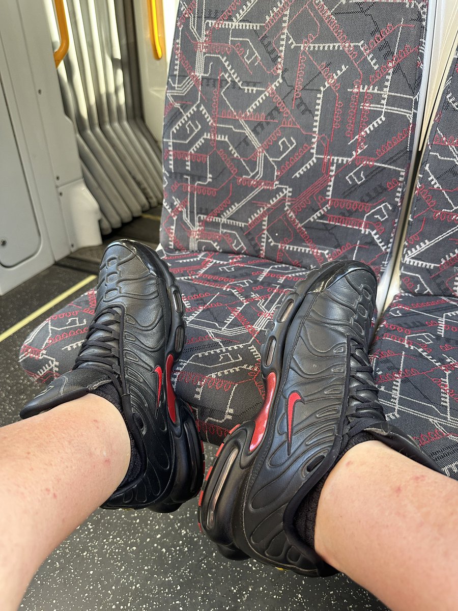 AirmaxLTDau tweet media