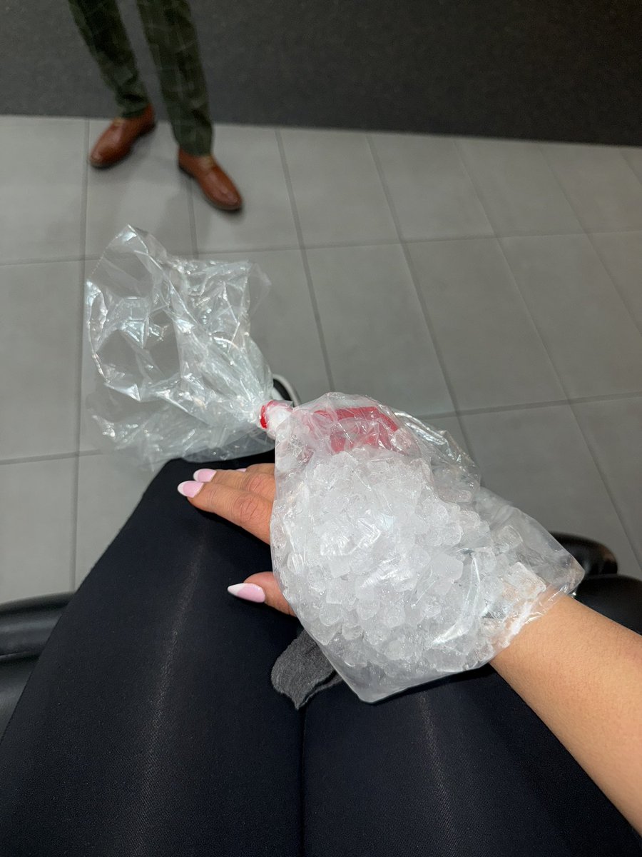 lolavicewwe's tweet image. bruh. Can’t catch a break.