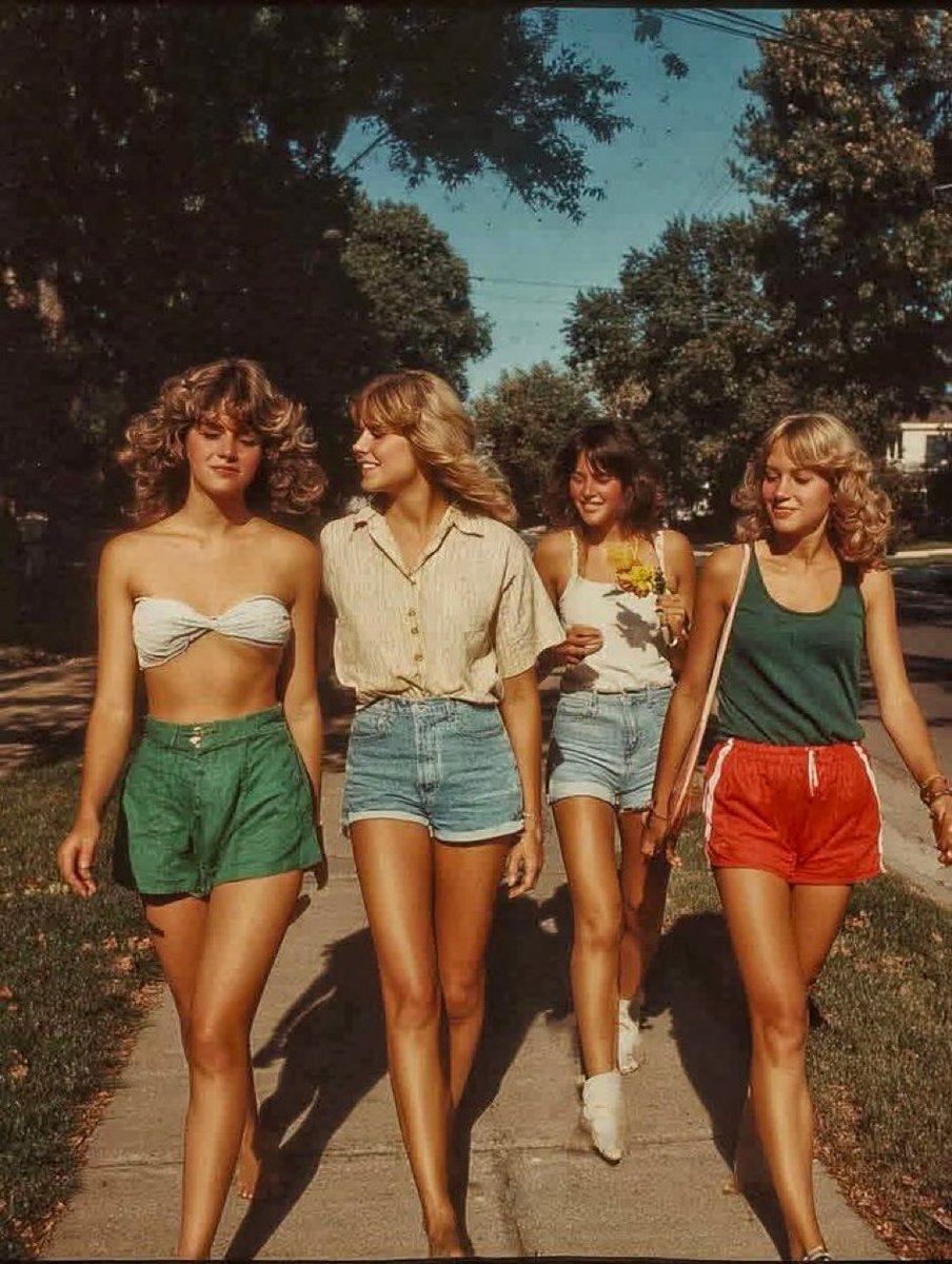 Daily Glimpse Girl tweet media