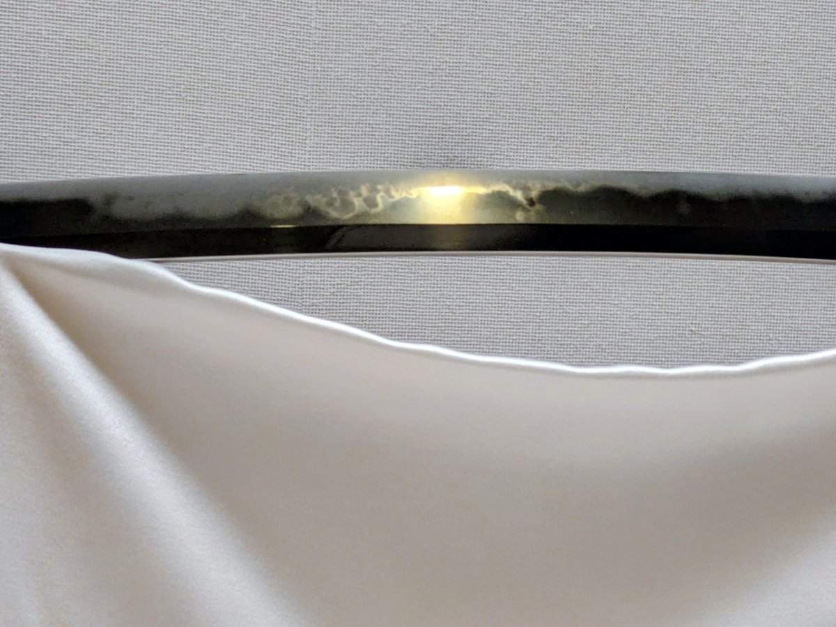 RT @fukuokaC_museum: 煌めきの重花丁子!!⚔️ 昨日より【国宝 太刀 名物「日光一文字」】を公開しています。今回は、葡萄文 ...
