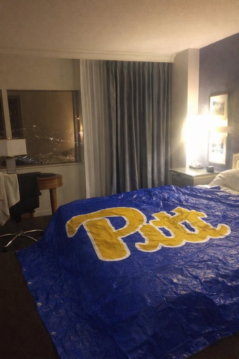 ECU_Pride3124's tweet photo. .@HiltonHotels I checked into one of your rooms in the Pittsburgh area and the bed was tarped off! I asked the front desk about switching rooms and they said there was nothing they could do about it. I once was a long-time member. https://t.co/nepqUxH25Q