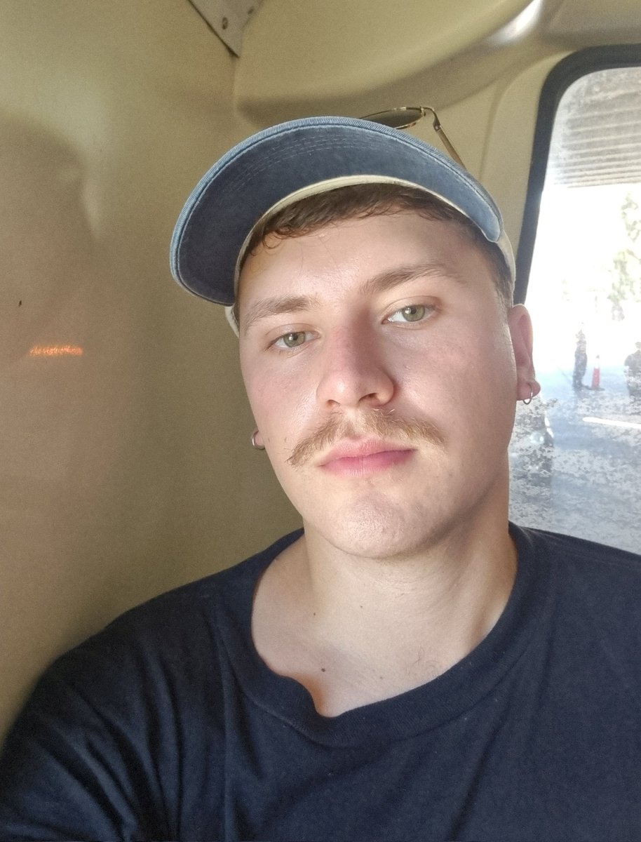 Hoy llegue a los 12.000 seguidores, no es tanto pero nunca lo esperaba(?  gracias a los compas de todos lados que siempre bancan las peleas muchas pelotudas que doy en esta red social 🤓

A quienes me defendieron cuando me atacaron libertarios de altas esferas del gobierno, a