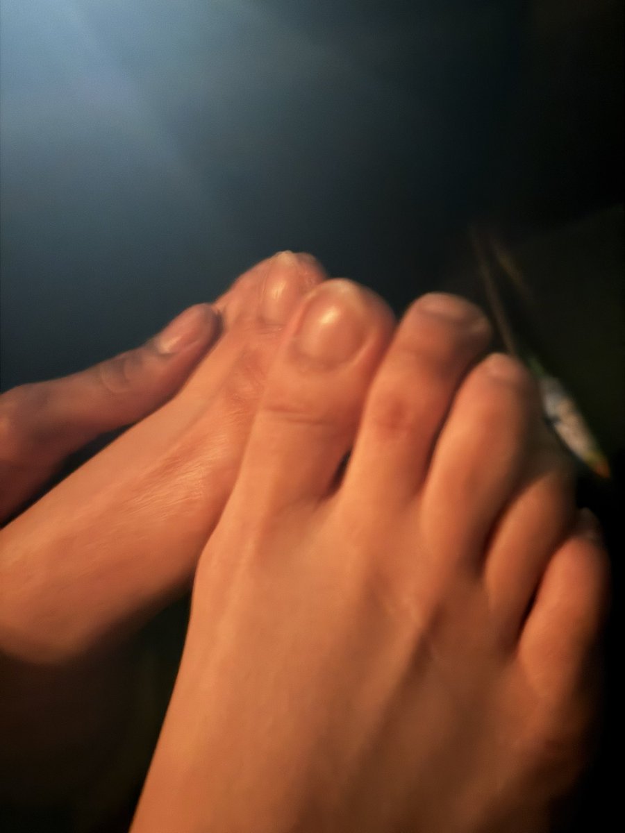 MykelJamison's tweet photo. She tryin join the community. Scale of 1-10 I give her a 7.5. They can use a pedi which I’m taking care of. But the smell was everything straight from uggs. Like this jawn up so she can see the potential. Size 10 age 27 https://t.co/e1gA5h36Na