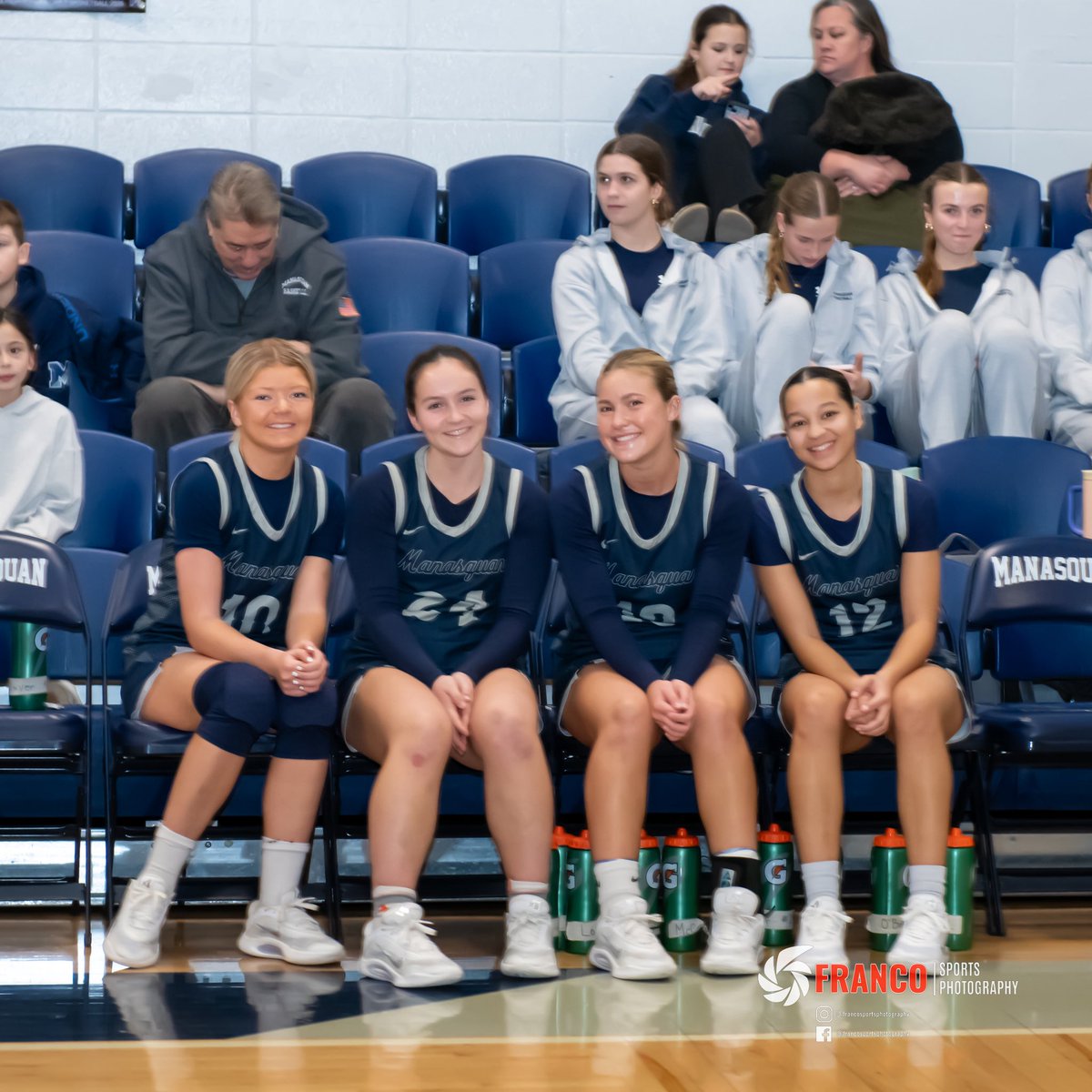 mjfranco02's tweet photo. 2026 @SquanGirlsBBall Senior night! Congratulations girls.
@JordynHollawell 
@ShannonLooney13 
@LilyJohnson08 
@LKukoda https://t.co/UiPaaSTJJp