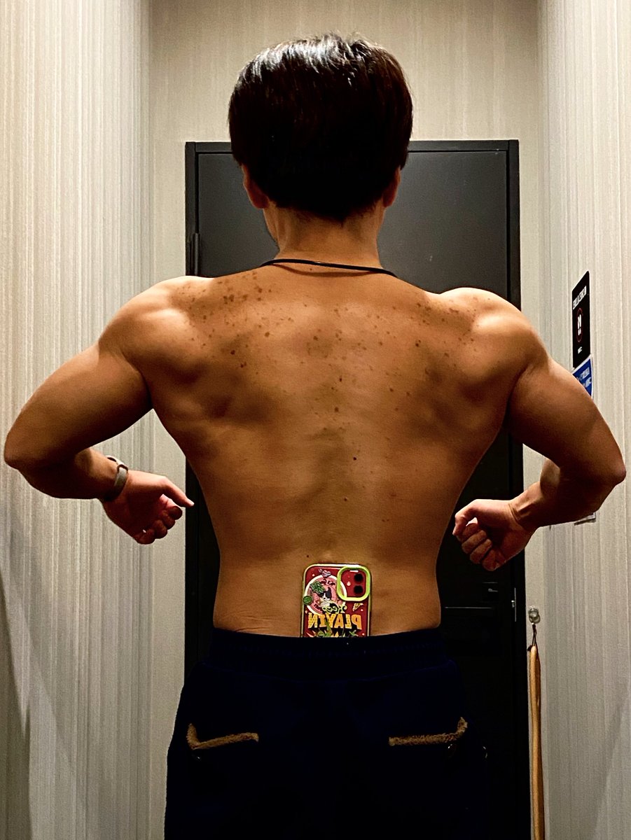 背二頭

昨夜の鴨鍋🦆で今日も全開😆🔥

#筋トレ #トレーニング #筋トレ垢さんと繋がりたい #筋トレ垢と繋がりたい #筋トレ男子 #筋トレ好きと繋がりたい #筋トレ好きな人と繋がりたい #fitplace #津田沼