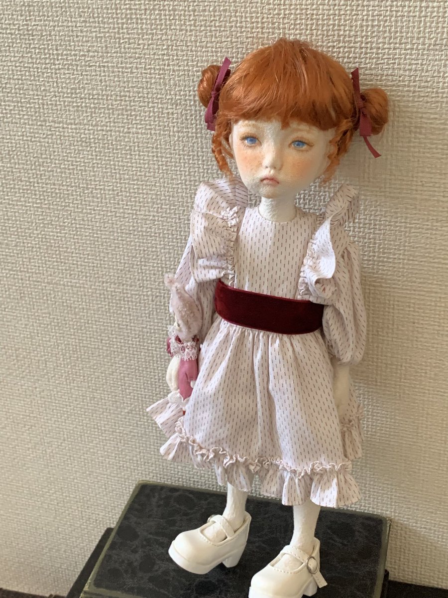 Chloeはぬいぐるみとお人形が大好きな 女の子です お洋服も大好き