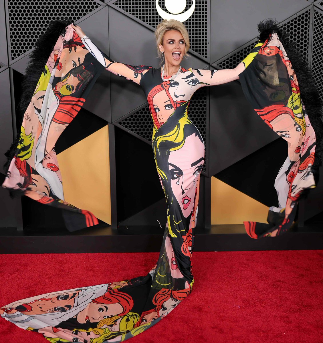 Fab5Lifestyle's tweet photo. Pretty in Pink, Black &amp; Red: Tallia Storm Brings Playful Power to the GRAMMY Red Carpet: https://t.co/0N4HZ1Yg9g #news #grammy #style #redcarpet #breakngnews https://t.co/Ji2VKuclHt