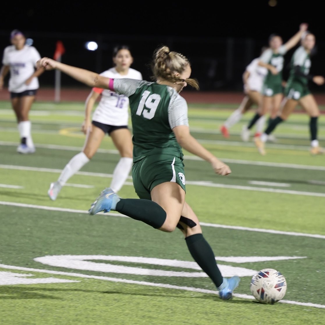KateEdrington's tweet image. PLAYER OF THE MATCH! #defense #ridgegirlssoccer #teamfirst 

@MaxPreps @ImYouthSoccer @mrhs_athletics @DvusdA @eliteballersisa @AZgirlsSoccer @RoyalsFCAZ @scan1ansports