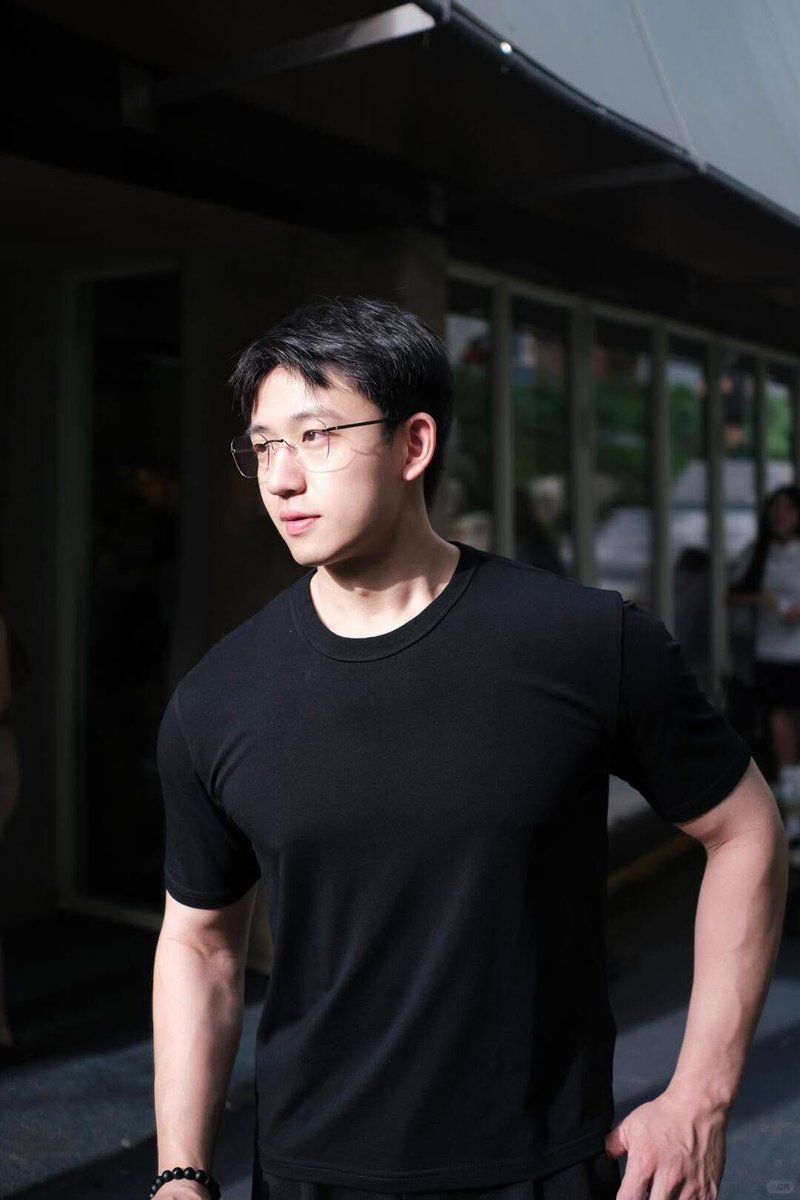 dorbor74's tweet image. แว่นมานี้มาาา มาหาผมนี้มา

ใครก็ไม่รู้ เจอในแอพฟ้า 💚