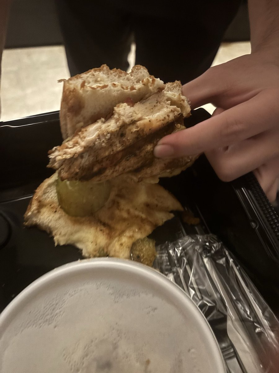 FlagofCaution's tweet photo. @Outback ain’t no way yall done turned into fast food https://t.co/5GqTxvzEaK