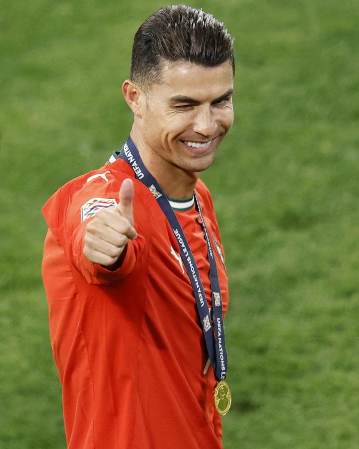 Noitedecopa's tweet image. Feliz aniversário para um dos maiores jogadores da história do futebol.

🏟️ 1308 jogos
⚽ 961 gols
🎯 260 Assists 
✅ 64 gols de falta
💫 66 Hat tricks
🔥 25 gols em finais 
🥇36 títulos 
⚠️ 05 bolas de Ouro
☄️ Maior artilheiro do : Real Madrid, Champions, Portugal, Euro e do…