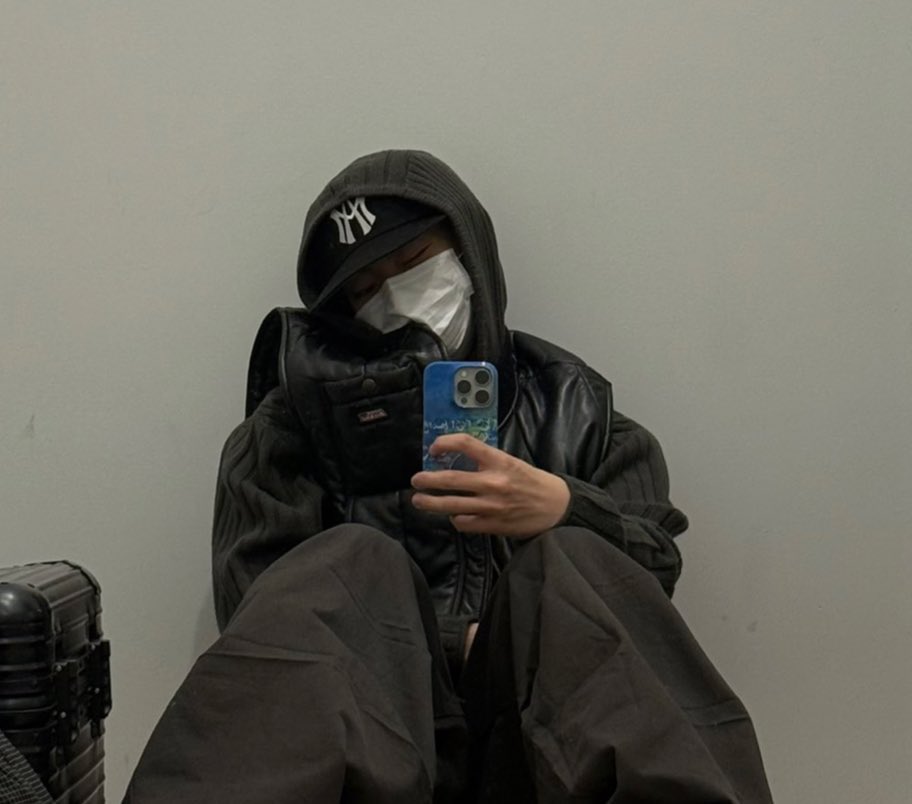 THE_LEES_'s tweet image. Their ig’s got banned, so they moved their lovestagram to their group account lmao