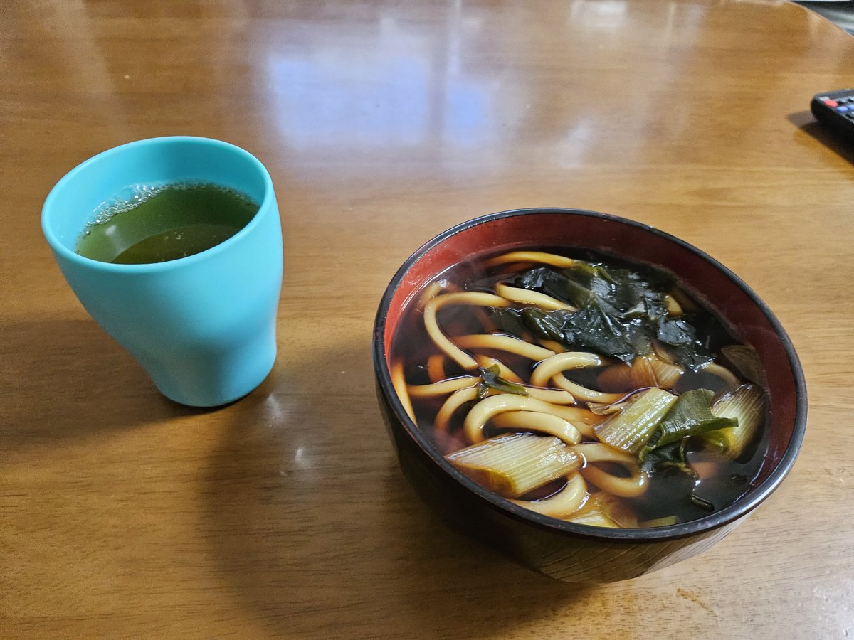 嚨炎クッキング シンプルなわかめうどんよ！