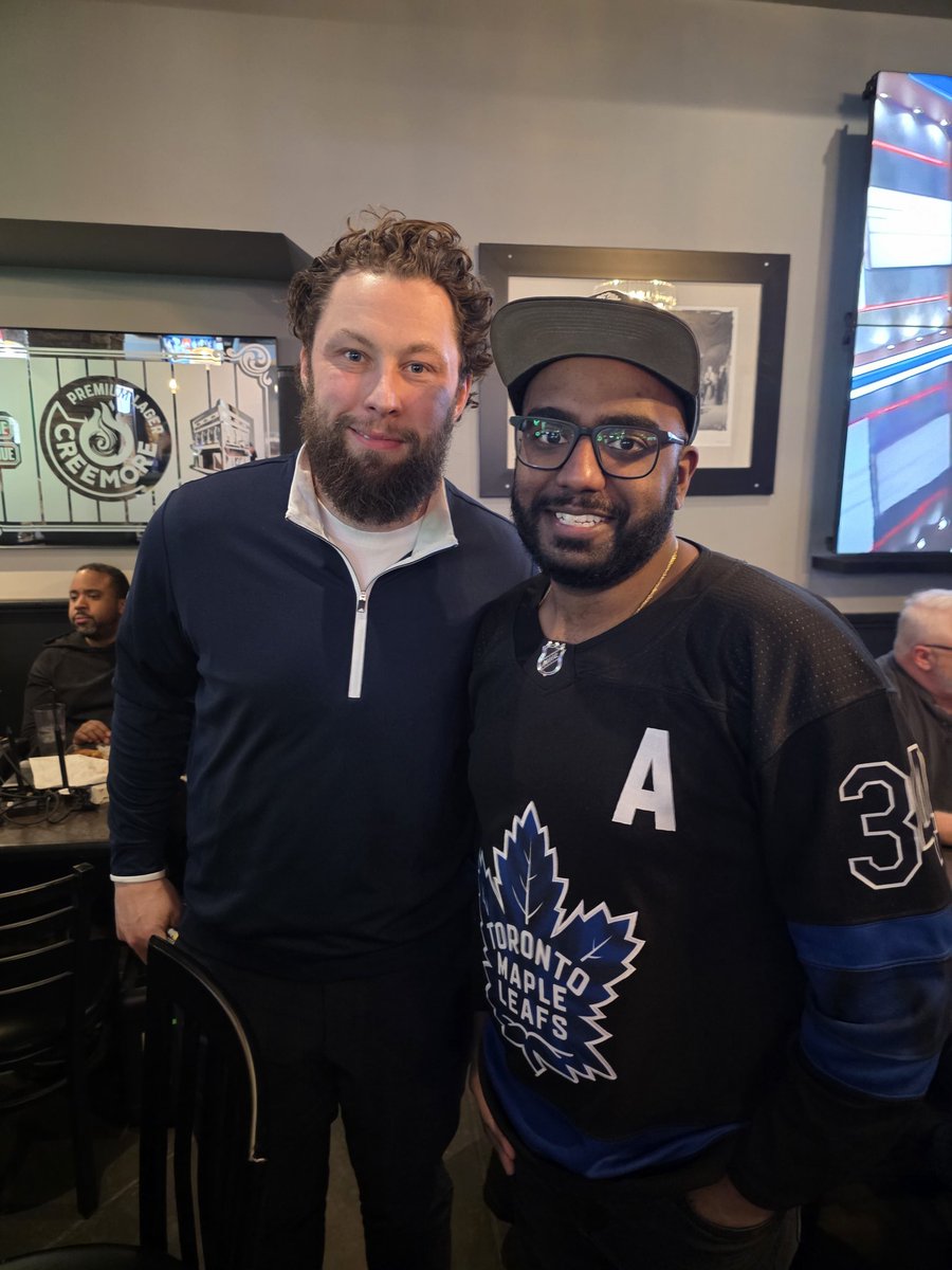 Mathav20's tweet photo. #molsonleafsgamedaylive https://t.co/A0QsXOCdrB
