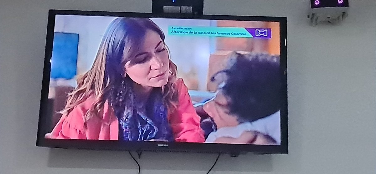 Nina1122's tweet photo. #LasDeSiempre #picoshormonales 😂 😂 😂 😂 😂 😂 #bichos https://t.co/Ju48jdAF4l