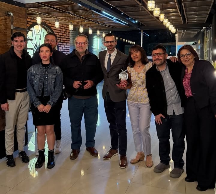 Ya es oficial!! ⭐⭐⭐ Mejor #reportaje #corto premio #PantalladeCristal por "Destapan corrupción en Hogares Providencia" Gracias, gracias, gracias! Muy contentos! <a href="/AlexDominguezB/">Alejandro Domínguez</a> <a href="/AntwanTorrs/">Antwan</a> <a href="/NKaoriGg/">Kaori García</a> <a href="/GioLego08/">Giovanni Legorreta</a> <a href="/LauraCantuRdz/">Laura Cantú</a>