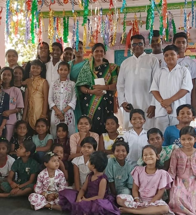 sathyasaiodisha's tweet photo. Loving Sairam…
With the blessings of Sri Sathya Sai Baba, Kendu Patana B. M of Salipur Samithi, Cuttack District, organised a spiritual picnic for the Bal Vikas children on 01.02.2026 at the sacred premises of Charchika Temple.
#spiritualpicnic
#Balvikash
#Cuttack
-Media Team https://t.co/eFXrcr5ngp