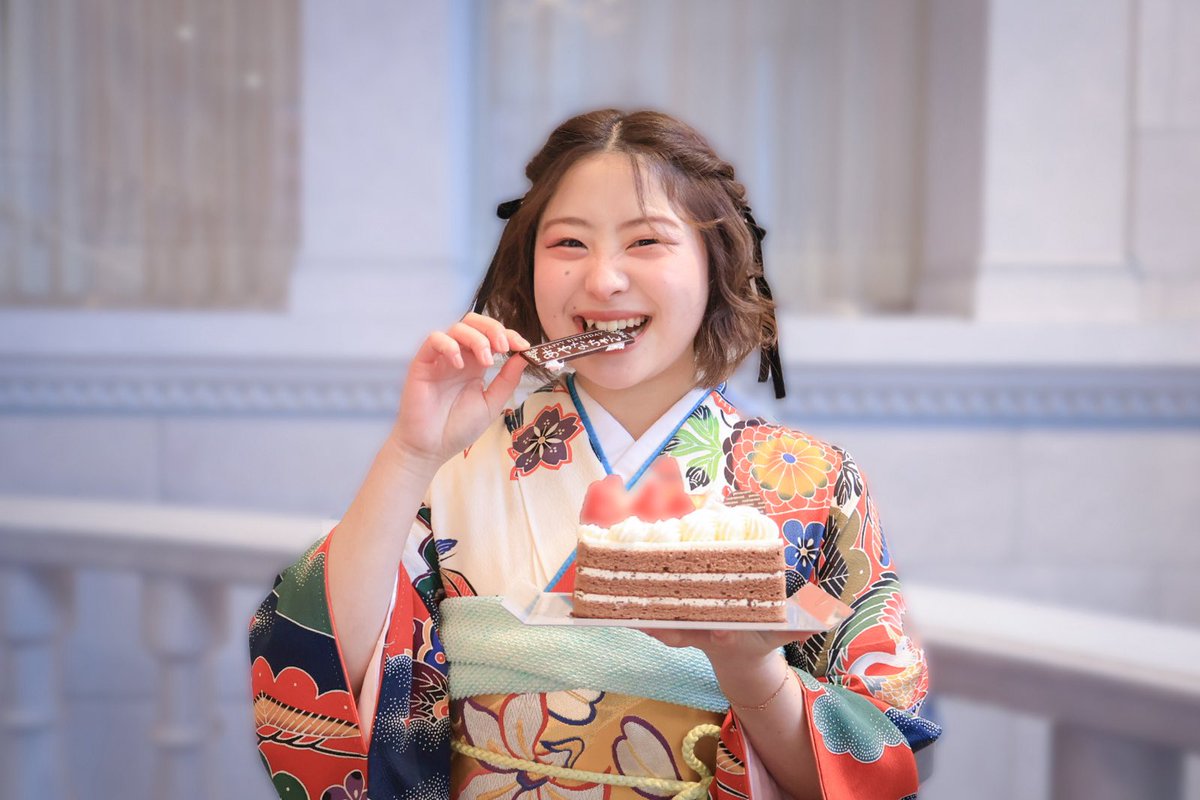 sendaiwb's tweet photo. ウェディングプランナー科フォトコース・ブライダルヘアメイク科が協力して成人式の前撮りをしてくれていました💐

自分たちでヘアメイク、着付け、写真撮影まで実行できちゃうのが本校で学ぶ魅力🫶

下記URLからオープンキャンパスに遊びにきてね🤍💛🩵🩷
https://t.co/NevwhOxN1X https://t.co/8DxfRZI4AV