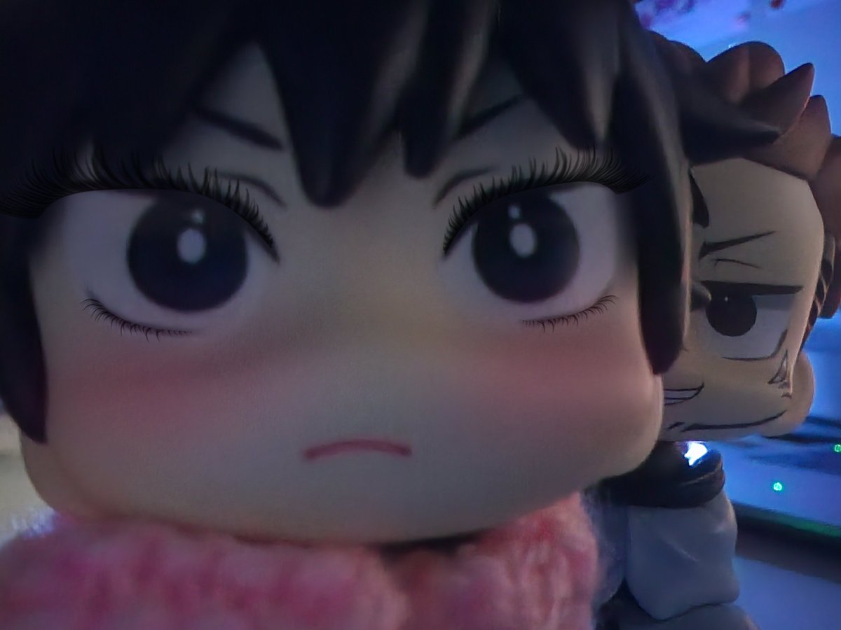 hexdeross's tweet photo. partyyyy 🤪 ends with megumi ruining his makeup https://t.co/itukz9MucT