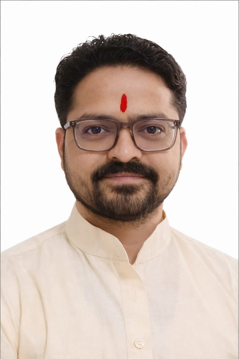 vhpharyana's tweet photo. प्रांत मंत्री @BajrangiVarun ने कहा कि ऐसे मामलों में त्वरितता और संवेदनशीलता प्रशासनिक जिम्मेदारी है FIR के बाद बच्ची का नहीं मिलना सिस्टम की गंभीर विफलता है।यदि शीघ्र कार्रवाई नहीं हुई तो प्रदर्शन होगा! @cmohry @DGPHaryana @police_haryana @vhpharyana
#VHPStandForSisterSafety https://t.co/9gbLmSU4ij