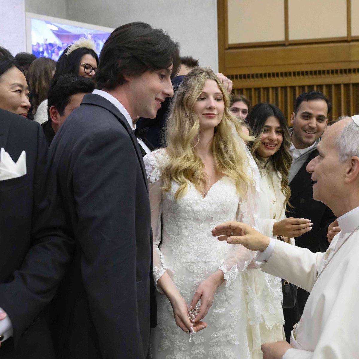 RedPillMediaX's tweet image. ⚡️🇺🇸 Conservative influencer Elijah Schaffer claims his wife divorced him after allegations surfaced that he was having an affair with Sarah Stock.

During the affair, Sarah Stock allegedly refused to have sex with her then boyfriend until marriage.