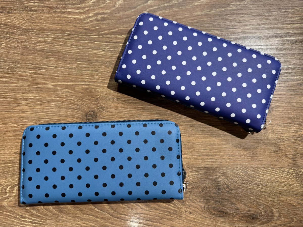 雑貨】 頭巾わんちゃんxドット柄 ロゴ刺繍入り長財布 ¥4,950 (本体価格