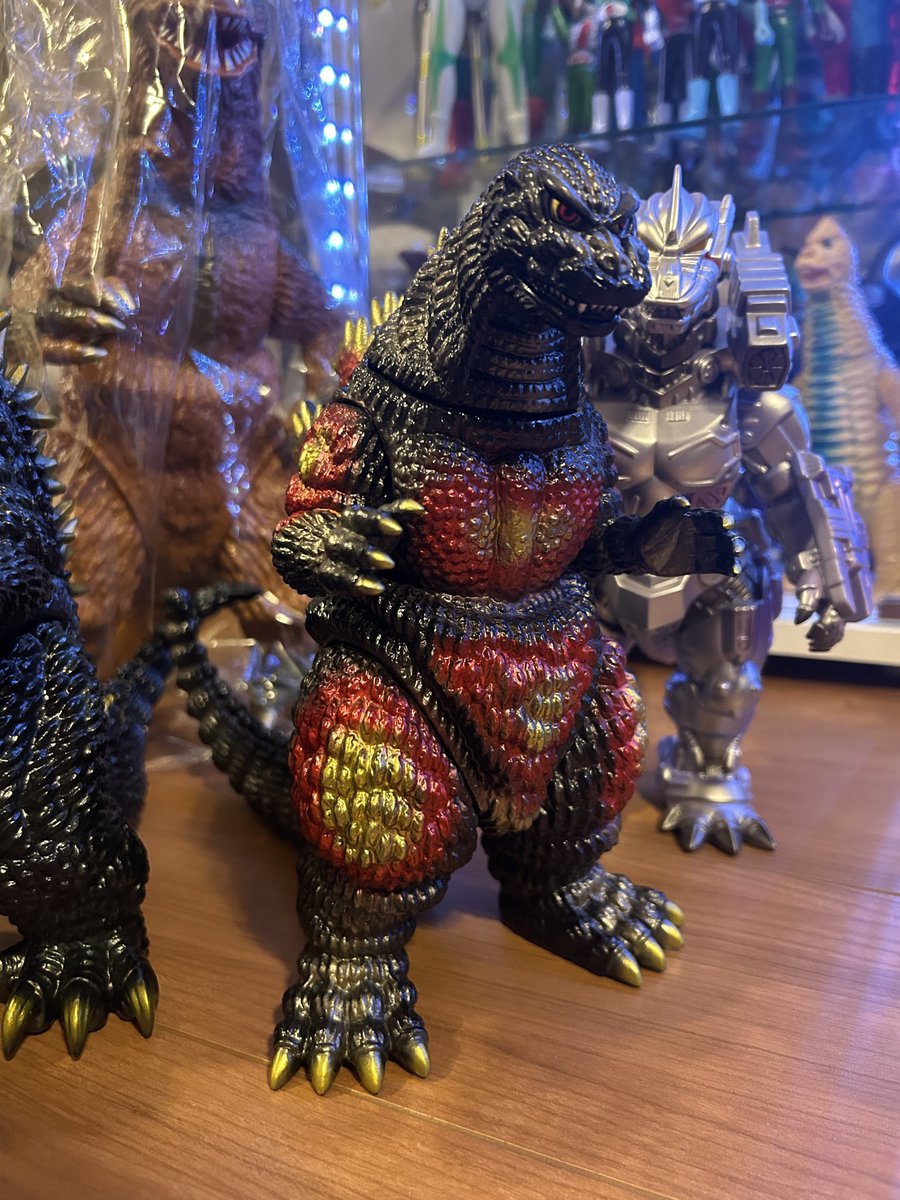 知識が乏しくゴジラソフビはマーミット製の物を買い漁ってる時期が