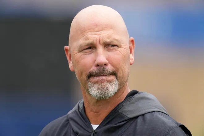 Fun fact of the day:

HC Robert Saleh’s first head coaching win was a 27-24 OT defeat of the Tennessee Titans.

OC Brian Daboll’s first head coaching win was a 21-20 win in his debut vs the Tennessee Titans.

DC Gus Bradley’s first head coaching win was a 29-27 win vs the