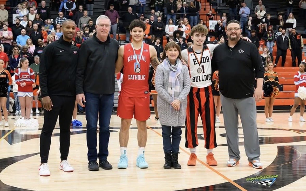 brady11b's tweet photo. Blessed to receive the “Little Diamond Award” in honor of Mark Thompson https://t.co/tswIMpTeVV