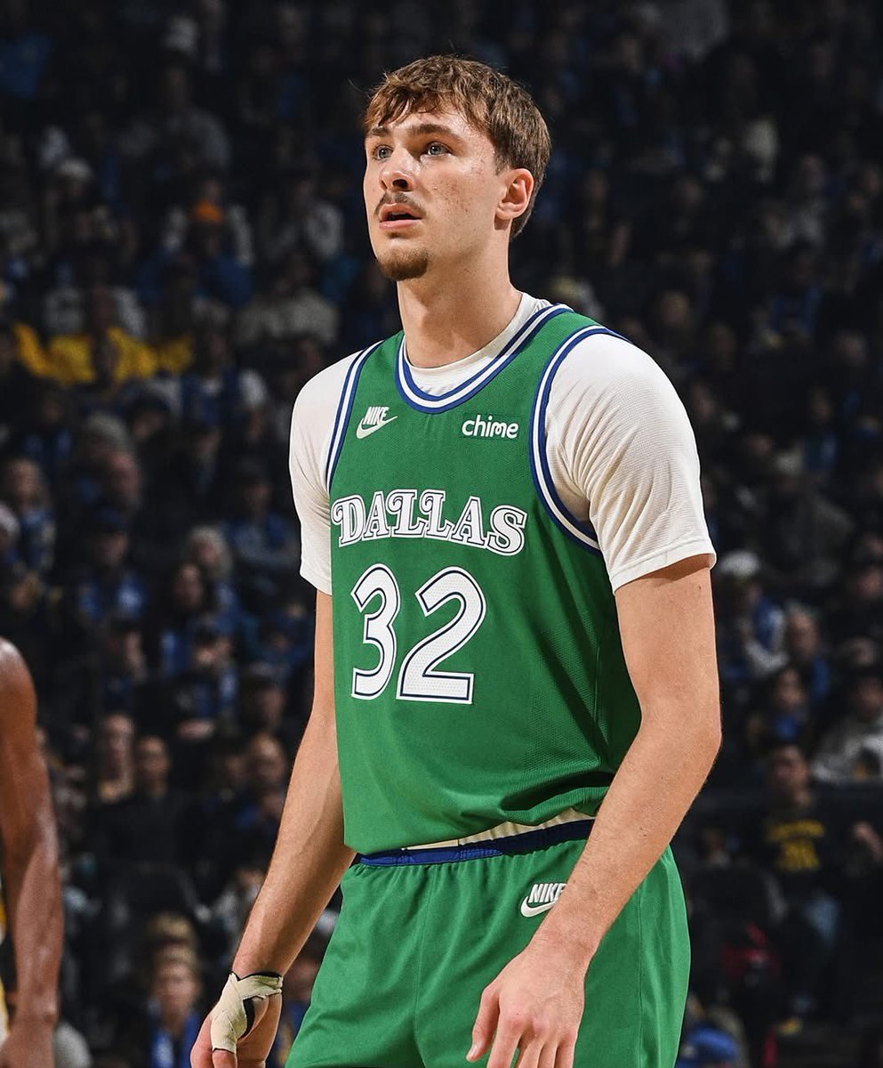 COOPER FLAGG IN HIS LAST THREE GAMES:

36 PTS - 9 REB - 6 AST - 12/24 FG
34 PTS - 12 REB - 5 AST - 13/25 FG
49 PTS - 10 REB - 3 AST - 20/29 FG

UNDISPUTED ROY ‼️