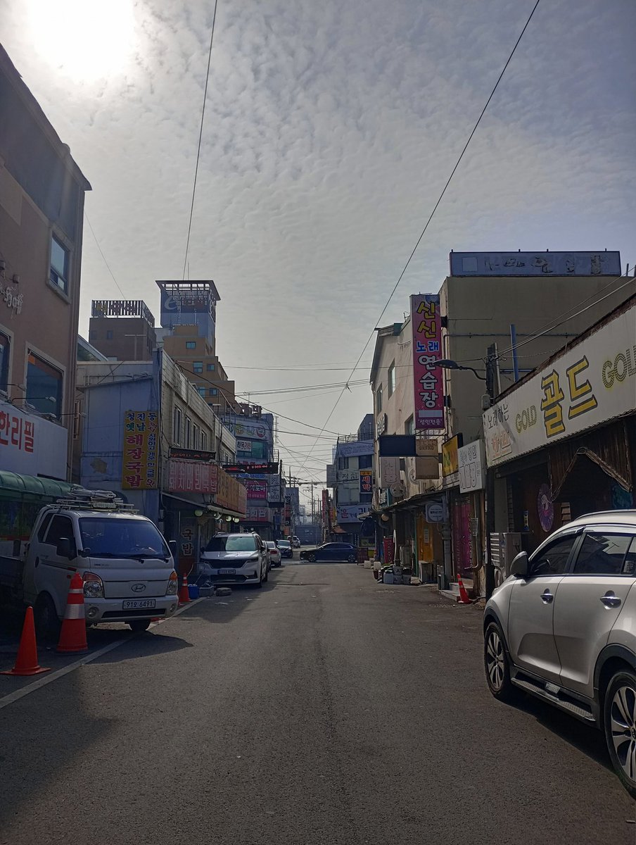TPSO2007's tweet photo. #SouthKorea 　辛いものしか見当たりませんが…韓国好きです。

今回のツアーでは、韓国のソリストと共演します。
ハングル、日本語は共通の発音がたくさんあります！でもリハーサルは英語で！ https://t.co/3qvBfGjpny