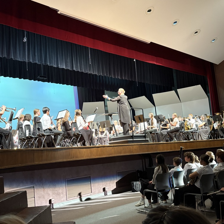 cmsd12's tweet image. Tonight's Futures Concert did not disappoint! Bravo to our incredible elementary, junior high, and high school student performers... as well as our amazing and dedicated D12 band directors🎶