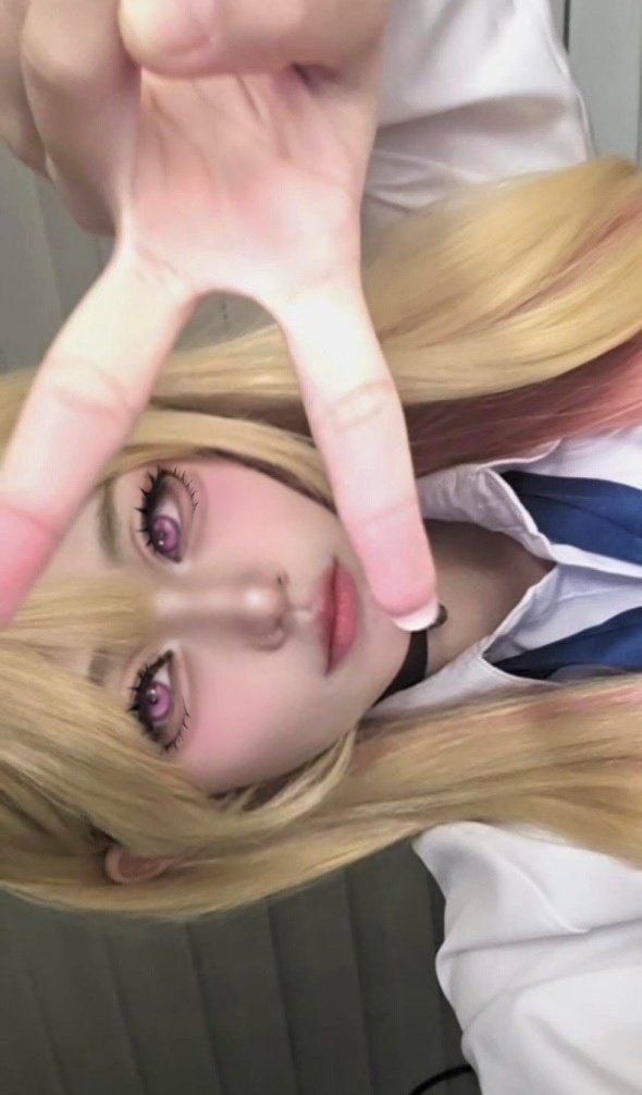 Doppo_Is_My_Boy's tweet photo. 好きな事して楽しんでる人めっちゃ好き。なんがキラキラしてるじゃん !

좋아하는 걸 하면서 즐기는 사람, 엄청 좋아해. 왠지 반짝반짝 빛이 나는 것 같거든!

#喜多川海夢 #その着せ替え人形は恋をする #cosplay https://t.co/1wz5UYzpWF
