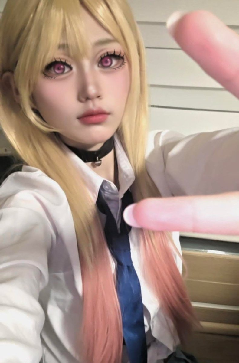 Doppo_Is_My_Boy's tweet photo. 好きな事して楽しんでる人めっちゃ好き。なんがキラキラしてるじゃん !

좋아하는 걸 하면서 즐기는 사람, 엄청 좋아해. 왠지 반짝반짝 빛이 나는 것 같거든!

#喜多川海夢 #その着せ替え人形は恋をする #cosplay https://t.co/1wz5UYzpWF
