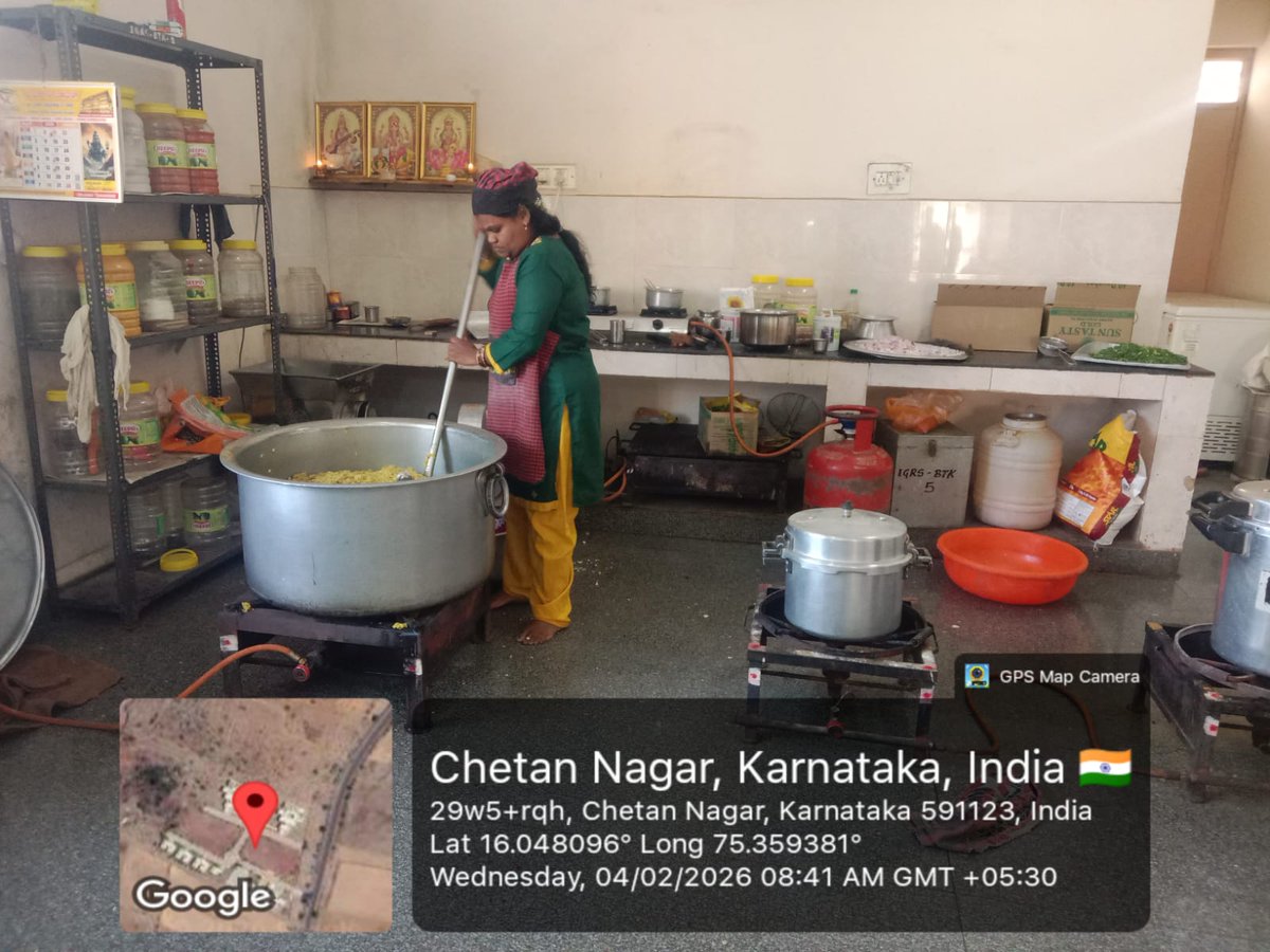 IGRS555's tweet photo. Breakfast @CMahadevappa #SocialAudit_SWDMeals #SocialWelfare_Karnataka https://t.co/sd0mPB8G6u