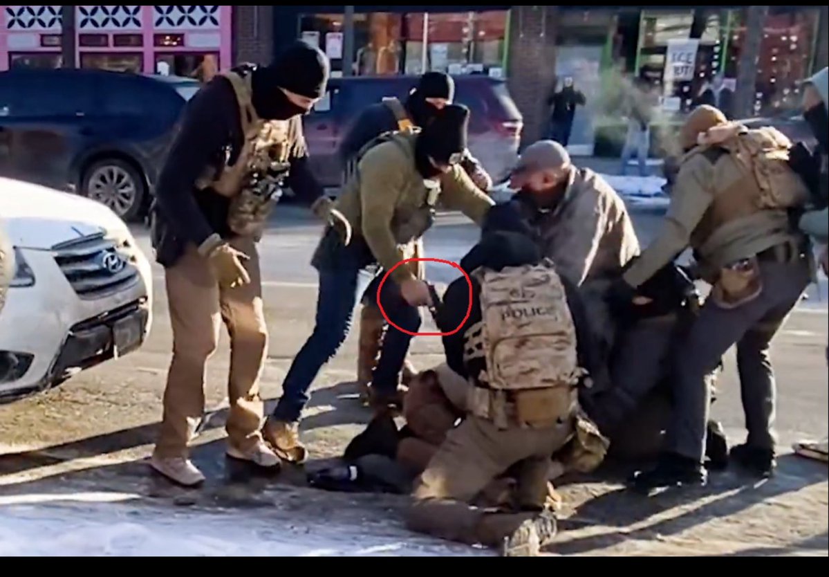 evenbev's tweet image. Both from South Texas.   How demented must a person be to shoot a man on his hands and knees, who is already subdued by 4 men,  who you witnessed was disarmed,  9 times in the back. 
Jesse Ochoa is a homicidal psychopath who is a danger to society.