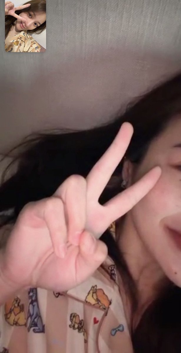 nurdesoraya's tweet photo. สรุปตอนนี้เหนือเป็นหวัด ไข้ขึ้นนิดหน่อย แง้ 🤧
อาจจะเงียบๆไปบ้าง แต่ทุกคนไม่ต้องห่วงนะค้า
เหนือมีกำลังใจเต็มเปี่ยมม 🦌 @phinyanech 
🐬🩵
#nurdesoraya #TKphinyanech 
#TKNur https://t.co/fwkxguUE9O