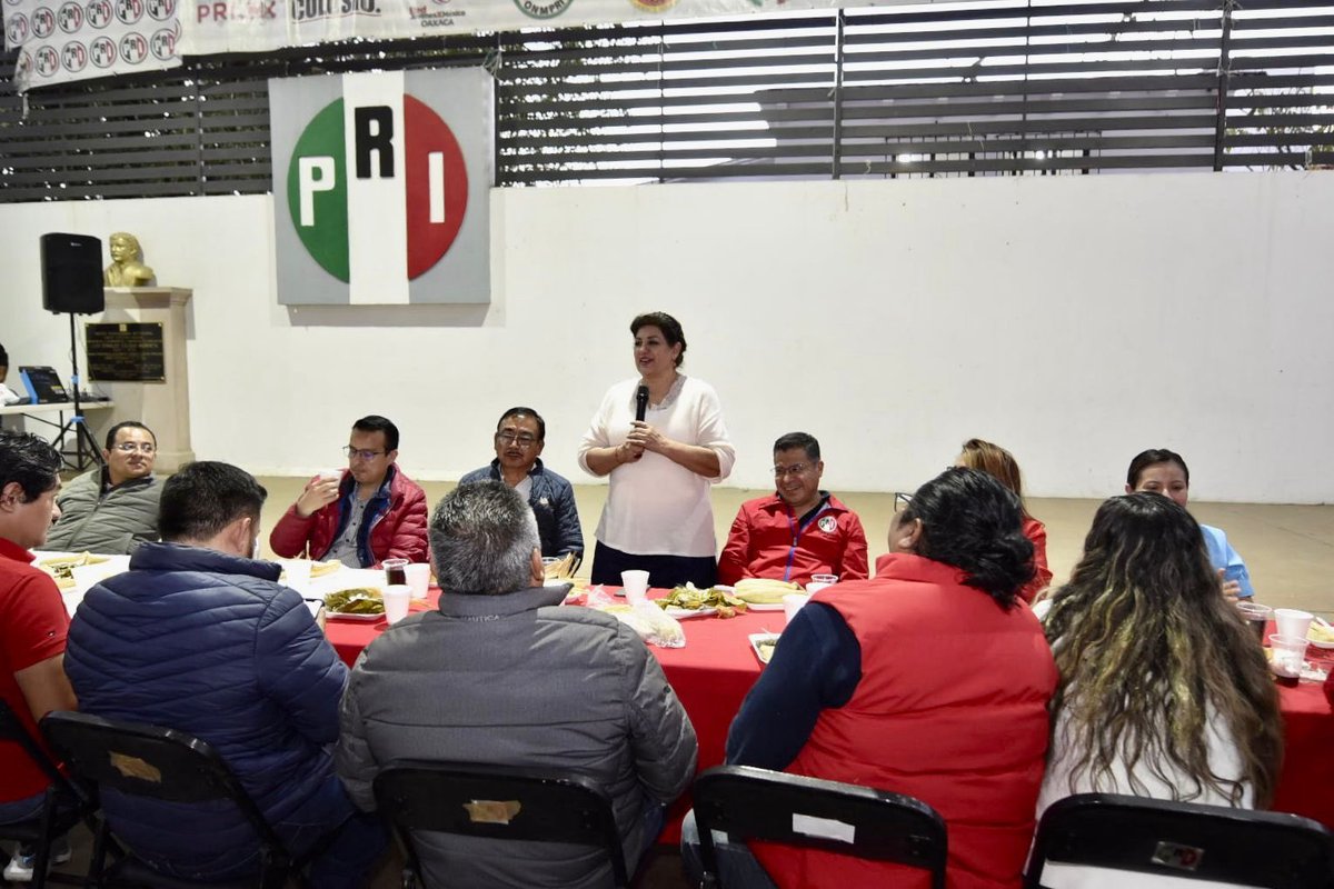 PRIOaxaca_'s tweet photo. Celebramos el Día de la Candelaria, una tradición que fortalece nuestras raíces, la convivencia y el sentido de comunidad. Compartir tamales es compartir historia, identidad y unión. Que estas costumbres sigan manteniendo vivo el espíritu de México. https://t.co/7vqbYgWE0K