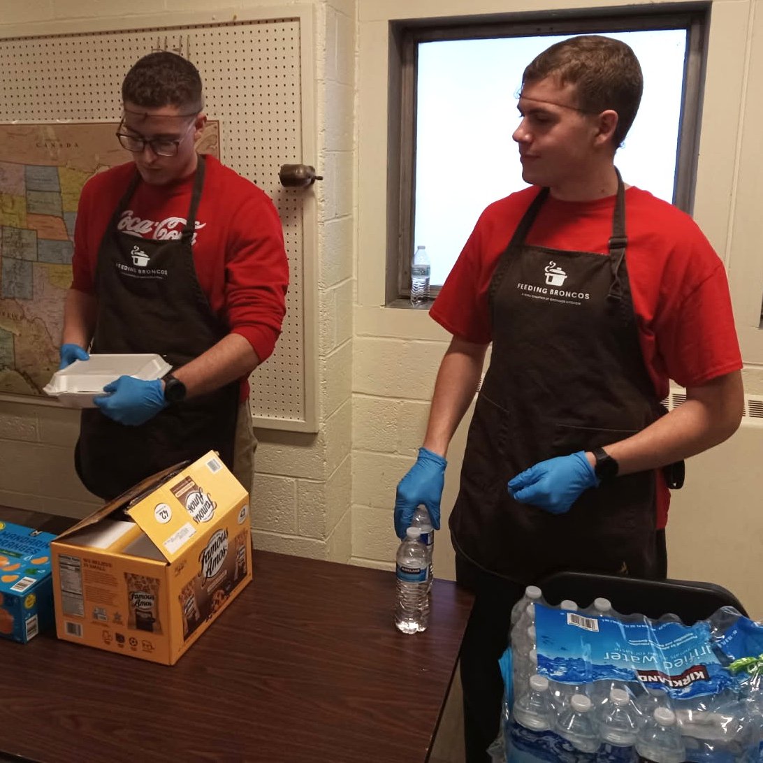 <a href="/WesternMichU/">Western Michigan University</a> students and their families enjoyed a free orange chicken dinner on Monday at our Kanley Chapel meal site. Thanks to our student volunteers for serving the meal. Go Broncos!