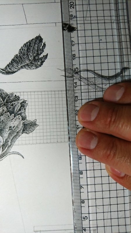 壁のモザイクタイル、1枚は約2.5mmだったか。制作途中の画像を残しておくとすぐ思い出せるなァ。 