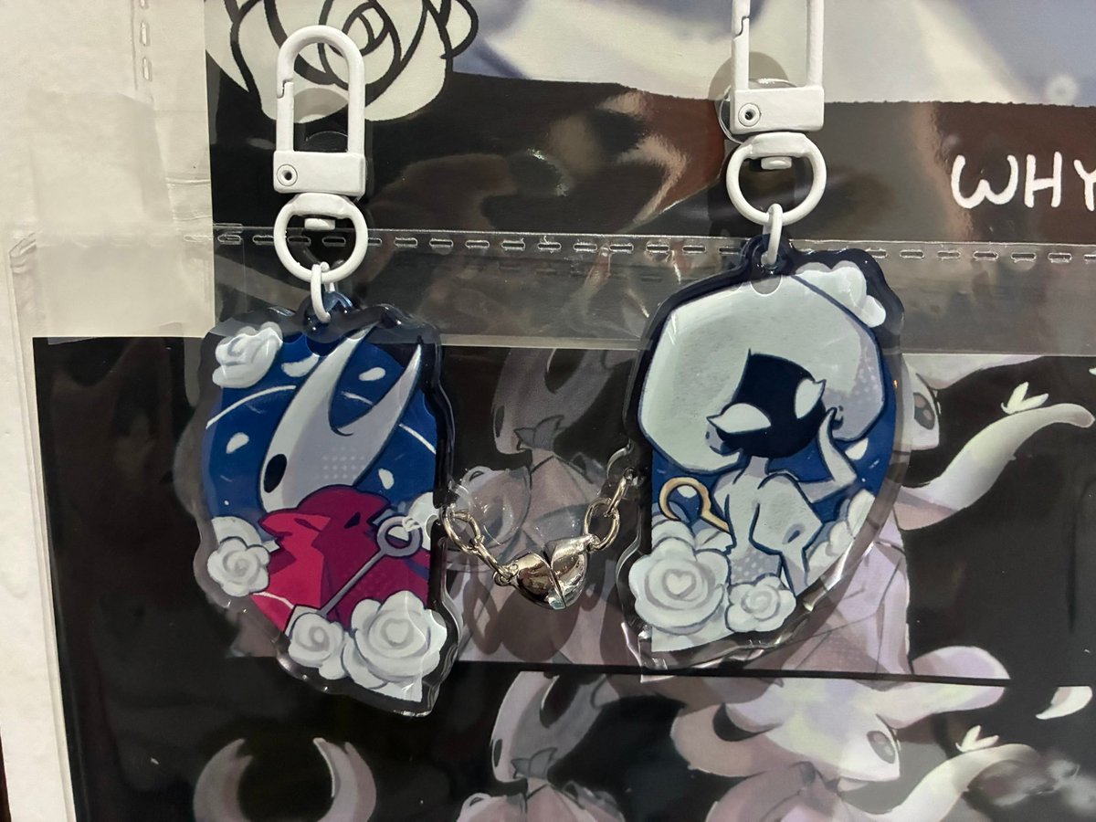 Shakra Hornet Standees and Lace x Hornet keychains are being produced! They will be out within a month or so to my shop!! Thank you guys for your interest im so excited to produce more skong merch :D