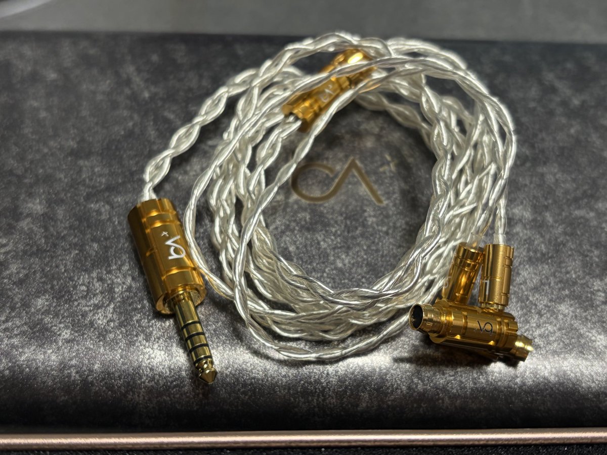 BaJYK24ZTJbxsoi's tweet image. ついに買ってしまった。
beat audio initium uno

めちゃくちゃカッコいい。