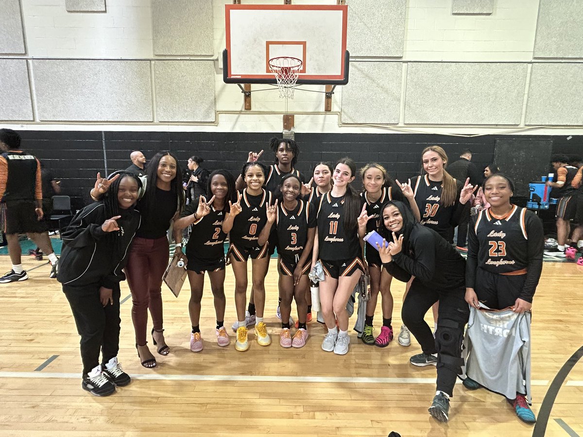 W.T. White Girls Basketball tweet media