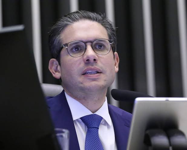 cassioolivveira's tweet image. 🚨Por que a Câmara dos Deputados APROVOU ontem 1 folga para cada 3 dias trabalhados aos servidores da Câmara, mas é CONTRA acabar com a escala 6x1 do pobre trabalhador ? ? ? ? ? ? ? ?