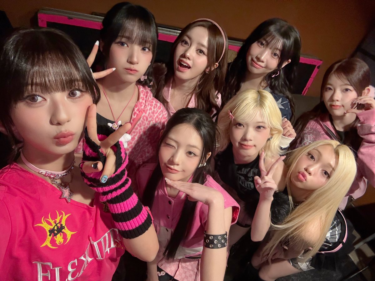 UNIS_offcl's tweet image. [📸] 260203 2026 UNIS 1ST TOUR : Ever Last in Charlotte 완료🖤

엡떠들과 하나가 되어 즐긴 꿈만 같던 시간💭 덕분에 오늘도 행복 가득 충전 완료⌁❤︎⌁

#UNIS #유니스